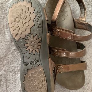 Vionic bronze sandals